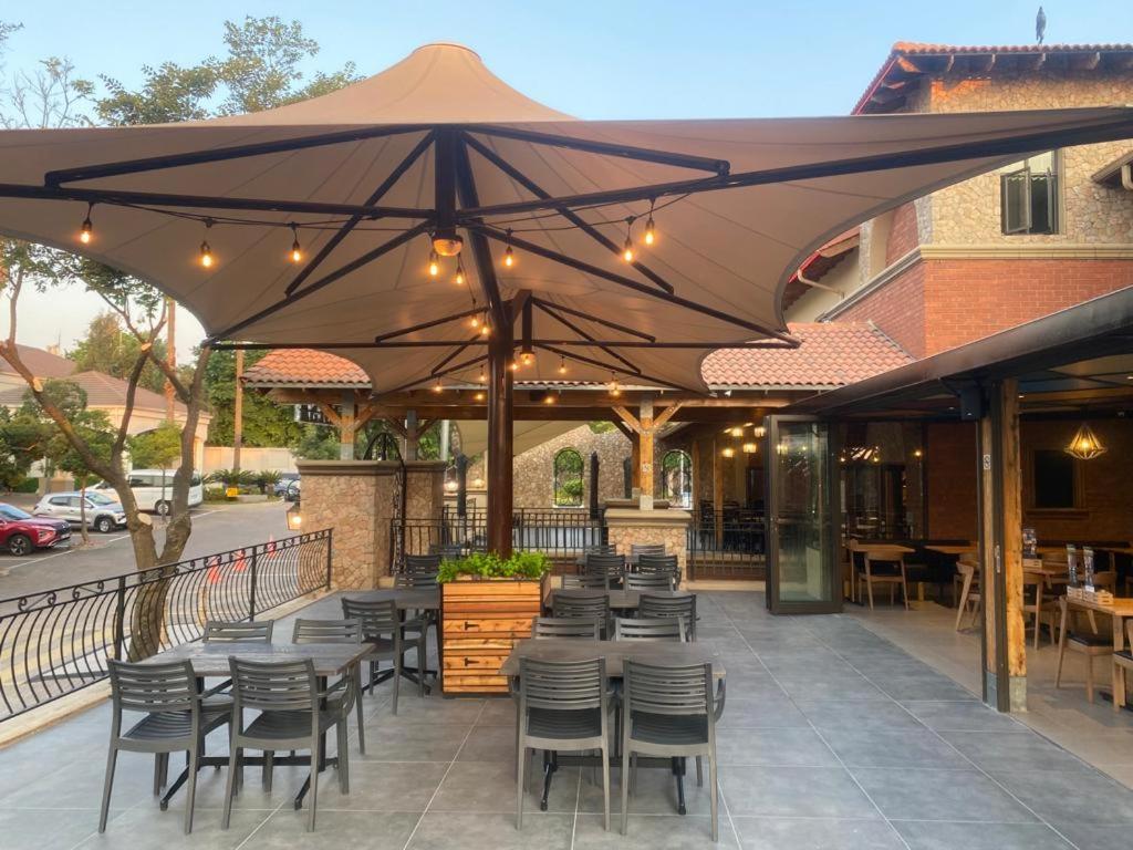 Garden Court Morningside Sandton Johannesburg Bagian luar foto